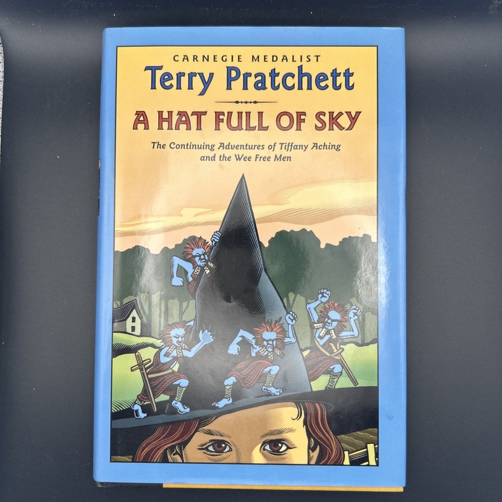 A Hat Full of Sky (Discworld) by Pratchett, Terry Hardback Book The Fast Free